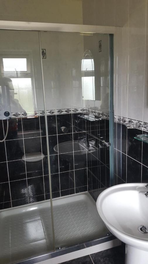 Riverwalk House B&B Oughterard Esterno foto
