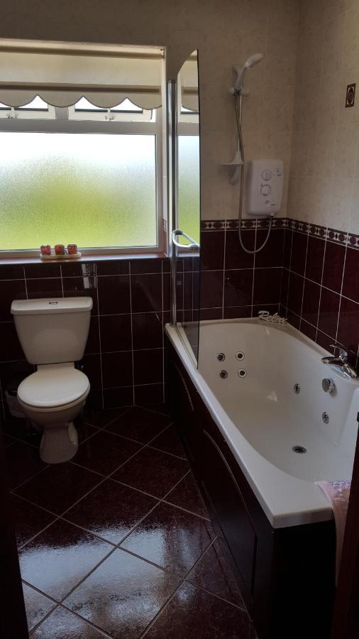 Riverwalk House B&B Oughterard Esterno foto